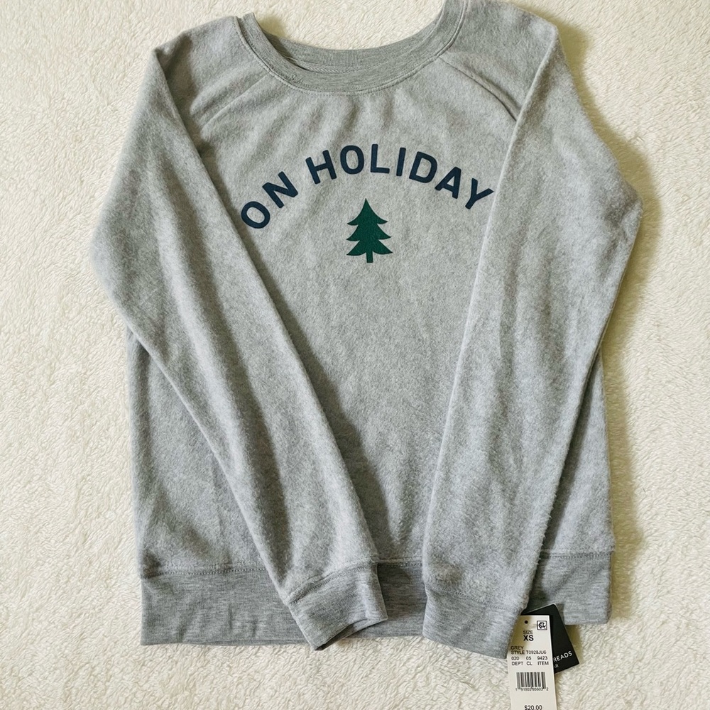 NWT Grayson Threads Women’s Christmas Sweatshirt- “On Holiday”